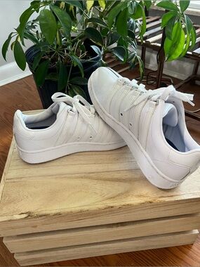 K-Swiss Classic VN White Leather Womens Sneakers Sz 9W Excellent Condition